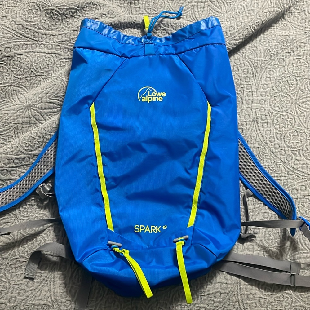 Lowe alpine SPARK 18 lightweight daypack